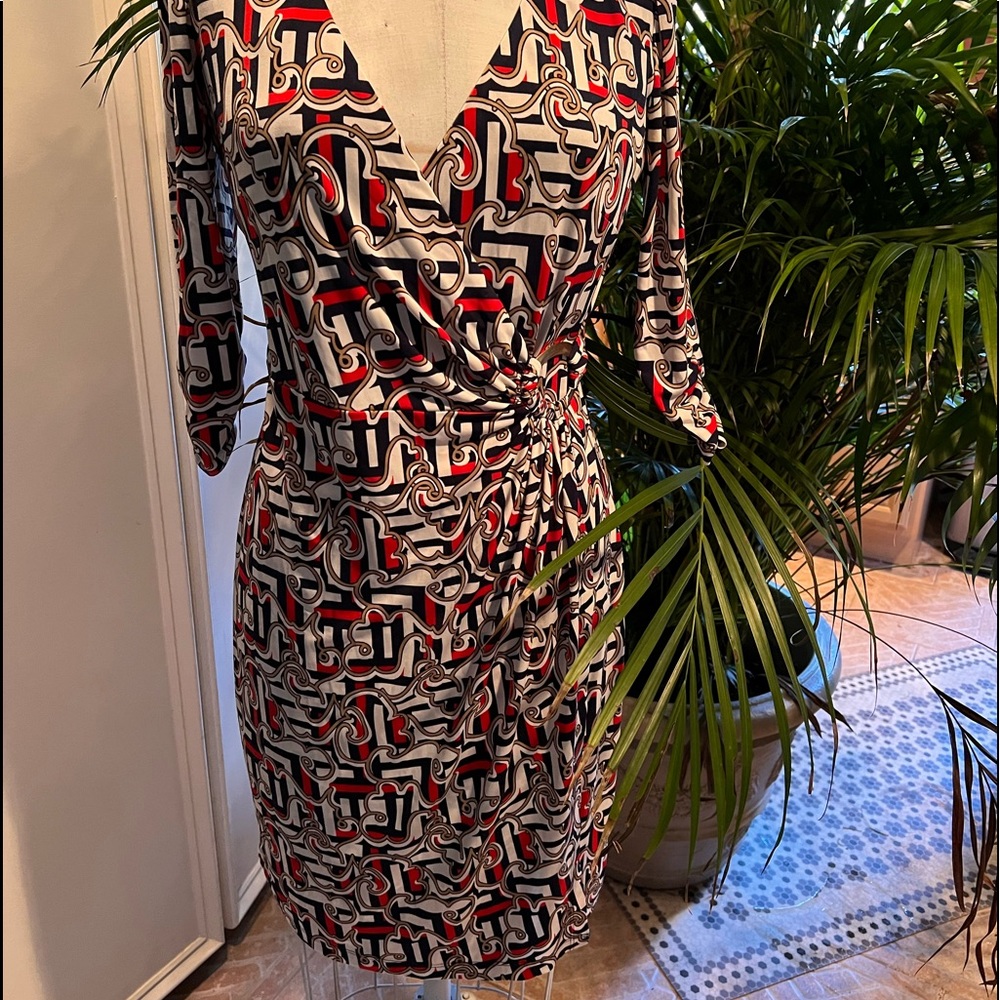 Laundry amazing dress so easy to wear! Great fabric and great design!